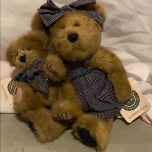 Boyd’s bear. Retired. Collectible. Not made anymor